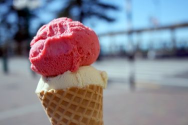 アイスの食べすぎ注意！暑い夏の食べるリスクを知っておこう